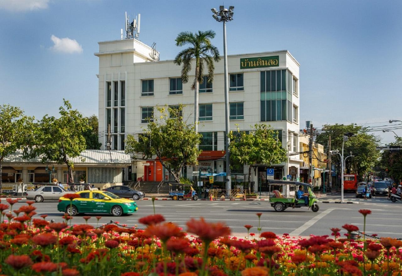 Baan Dinso Hostel@Ratchadamnoen Бангкок Экстерьер фото